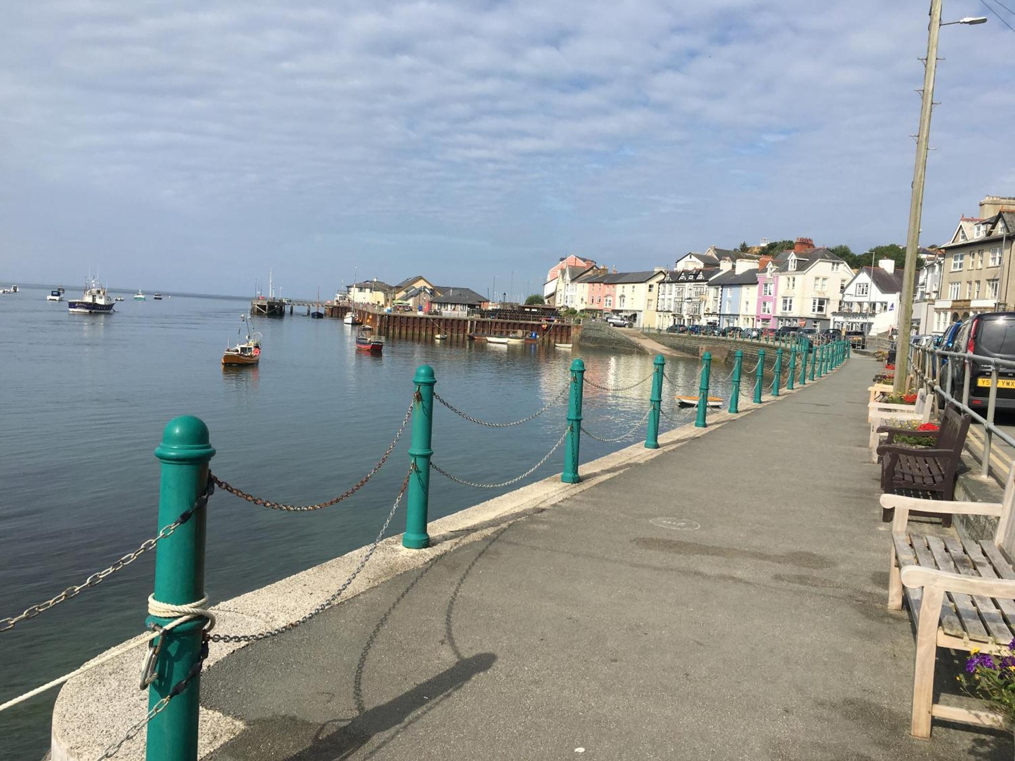 Lovely Seafront 2 Bedroom Apartment 4 Aberdyfi Extérieur photo